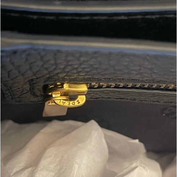 Authentic Tory Burch black bag Adjustable Shoulder Bag like new only removed tag - Picture 8 of 16